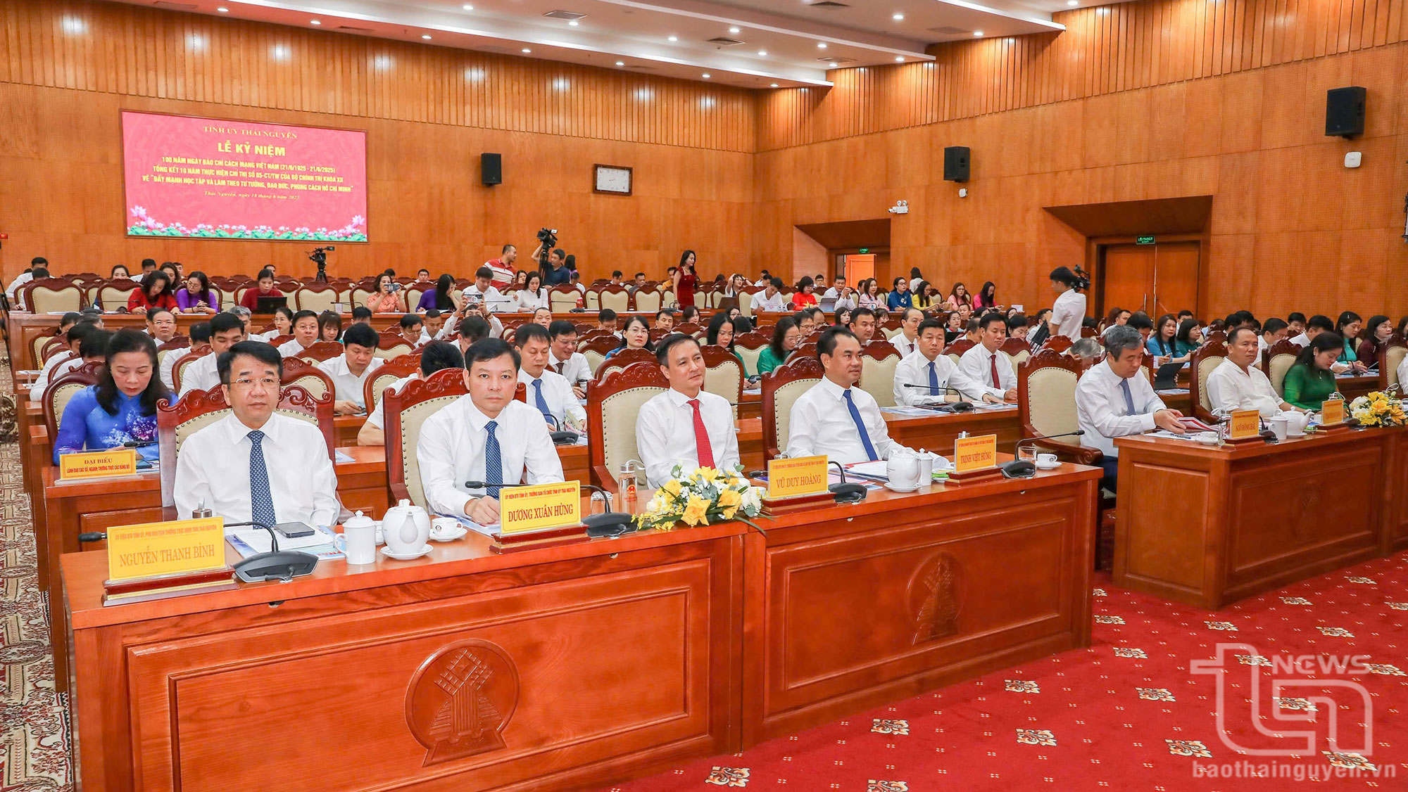 Các đại biểu dự buổi Lễ.
