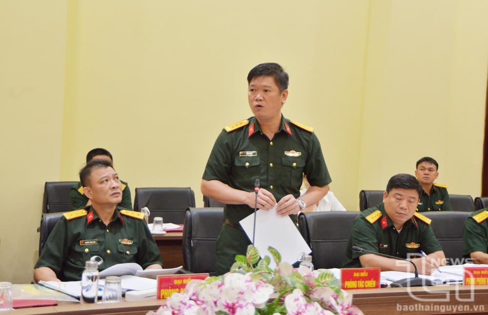 Đại biểu Phòng Tác chiến (Quân khu 1) phát biểu tại Hội nghị.