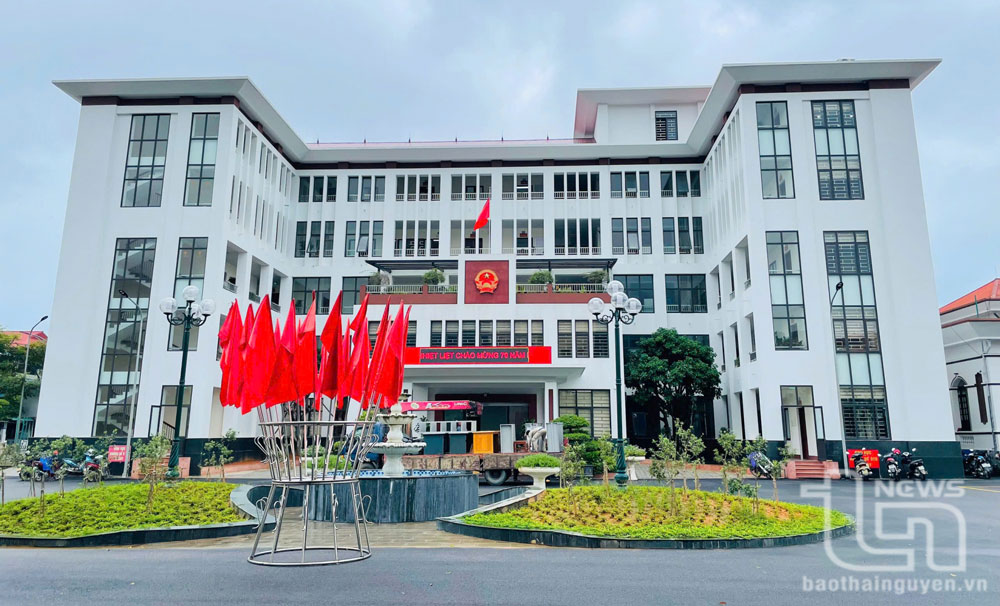 Trung tâm hành chính xã Định Hóa khang trang, rộng rãi, hiện đại.