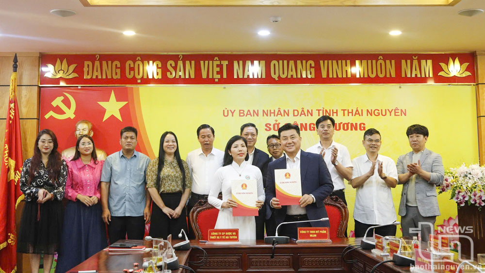 Lễ ký kết hợp tác thương mại giữa một số doanh nghiệp Hàn Quốc với các hợp tác xã chè tiêu biểu của tỉnh Thái Nguyên