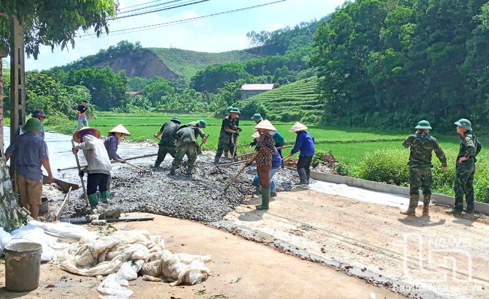 Xóm Làng Lậm, xã Hóa Trung (Đồng Hỷ) đã huy động sự chung tay đóng góp người dân, các đơn vị, doanh nghiệp trên địa bàn làm đường tê bông.