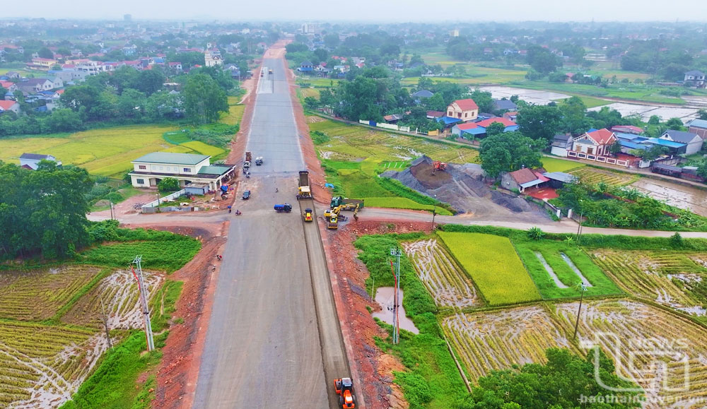 Đẩy nhanh tiến độ thi công Tuyến đường liên kết vùng