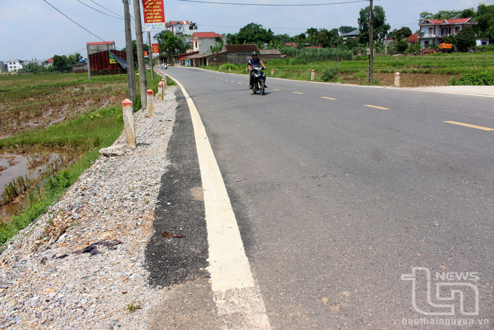 Tuyến ĐT.269B sau sửa chữa: Người dân vẫn trăn trở về chất lượng