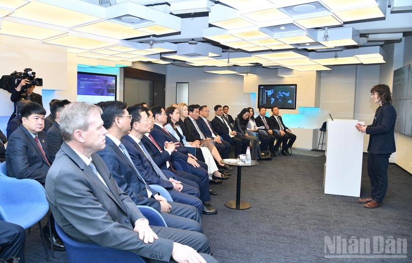 Thủ tướng Phạm Minh Chính thăm Trung tâm e-Estonia – Biểu tượng của Chính phủ số hàng đầu thế giới