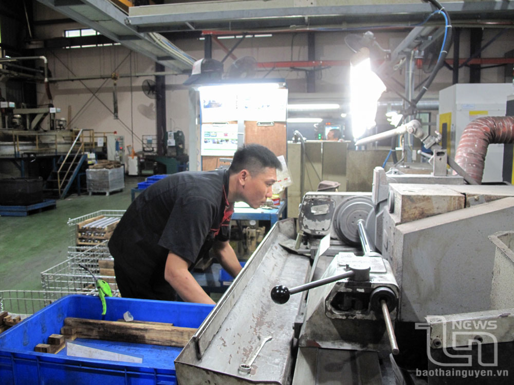 Gia công sản phẩm cơ khí chính xác tại Công ty TNHH KD Heat Technology Thái Nguyên.