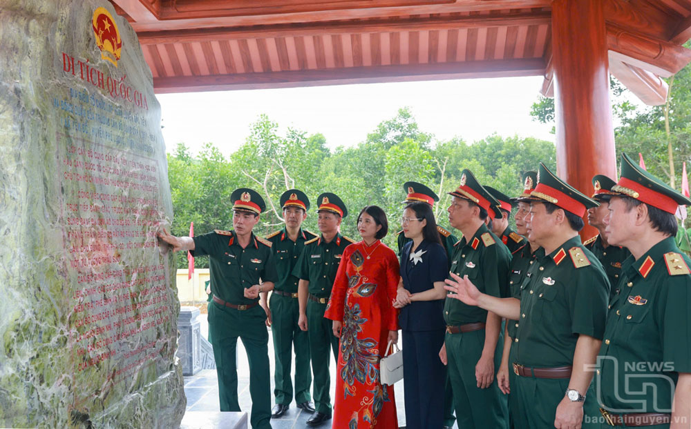 Học viện Hậu cần kỷ niệm 74 năm Ngày truyền thống