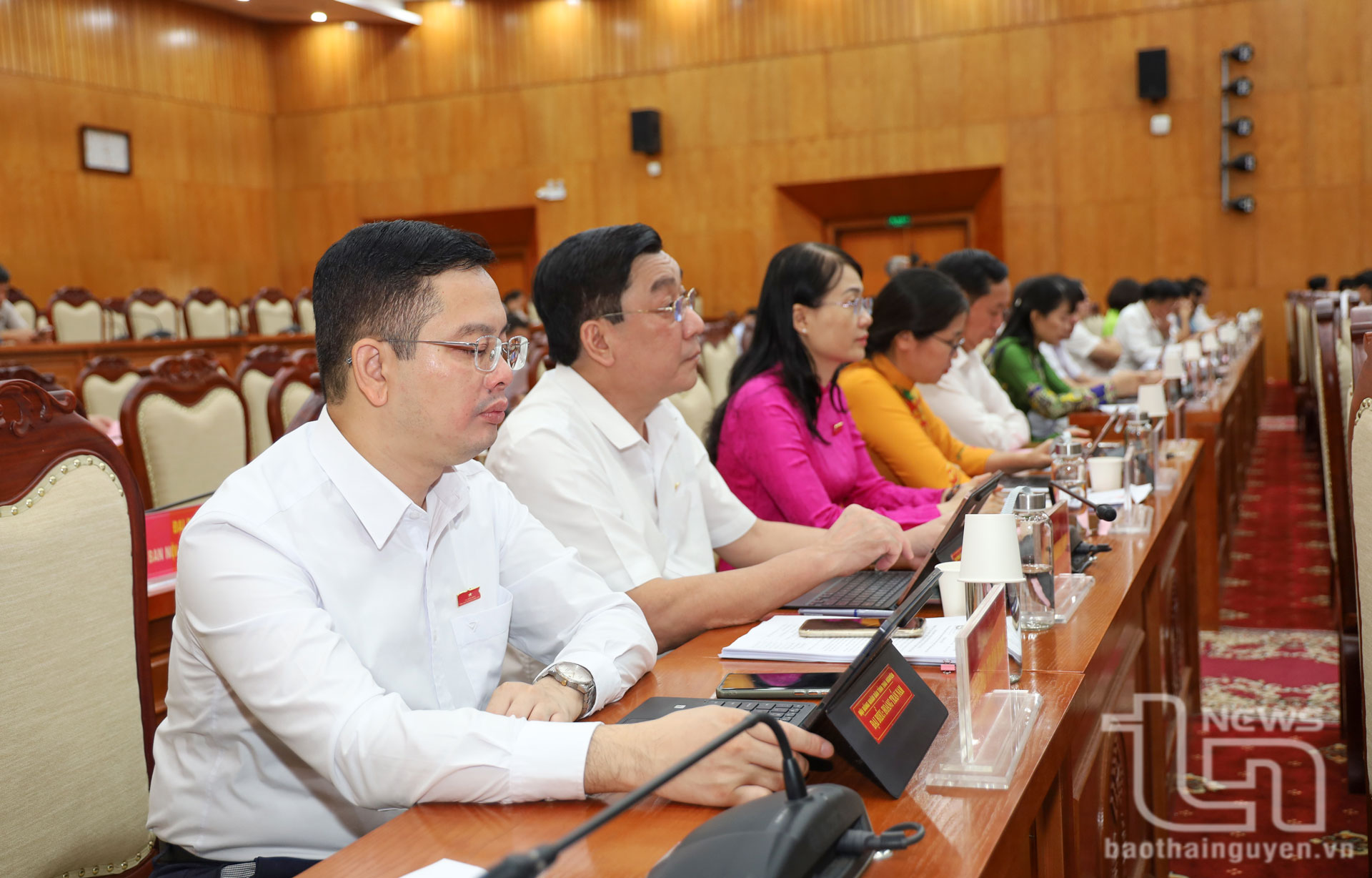 Các đại biểu dự Kỳ họp.