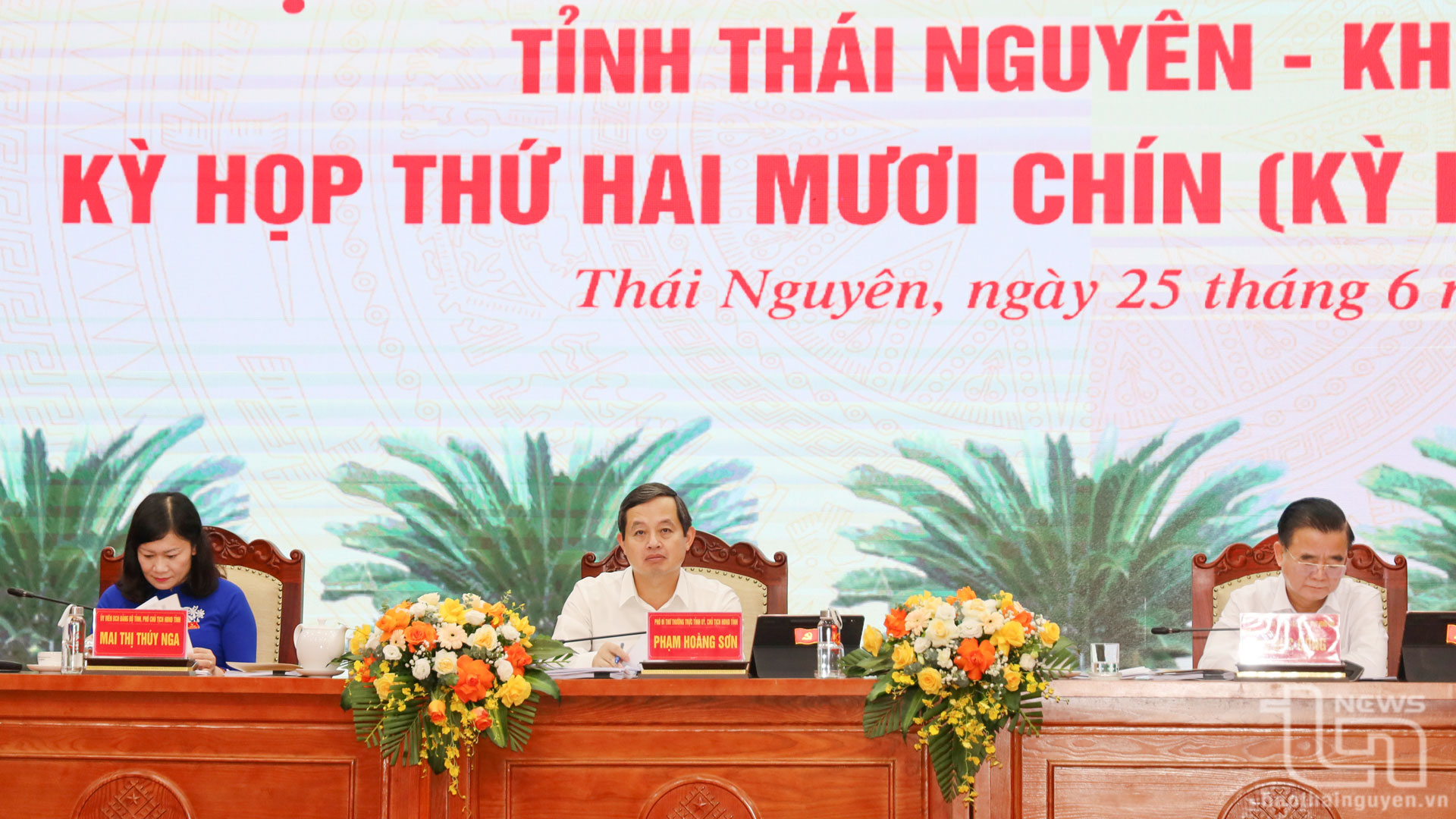 Chủ tọa Kỳ họp.