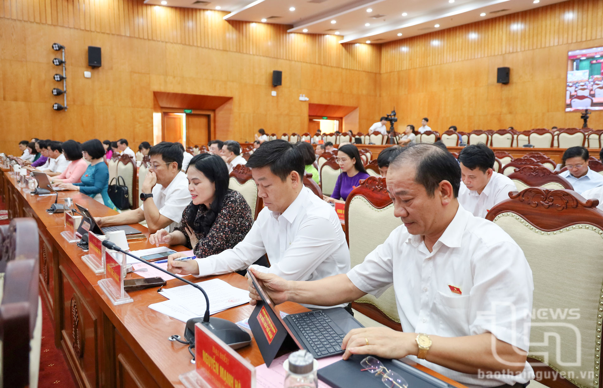 Các đại biểu dự Kỳ họp.