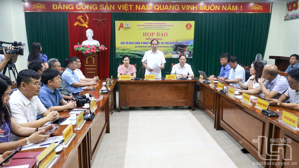 Quang cảnh buổi họp báo.