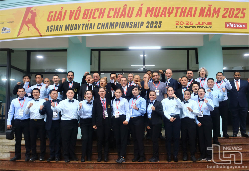 Đại diện các đoàn chụp ảnh lưu niệm.