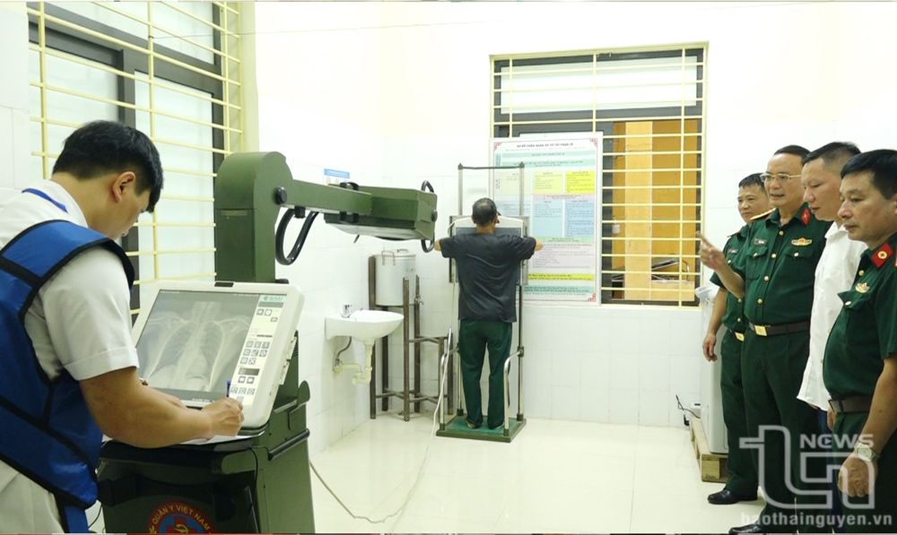 Binh chủng Công binh tổ chức khám bệnh, cấp thuốc miễn phí cho 200 đối tượng chính sách