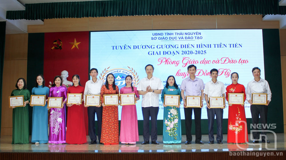 Biểu dương 71 điển hình tiên tiến ngành Giáo dục và Đào tạo