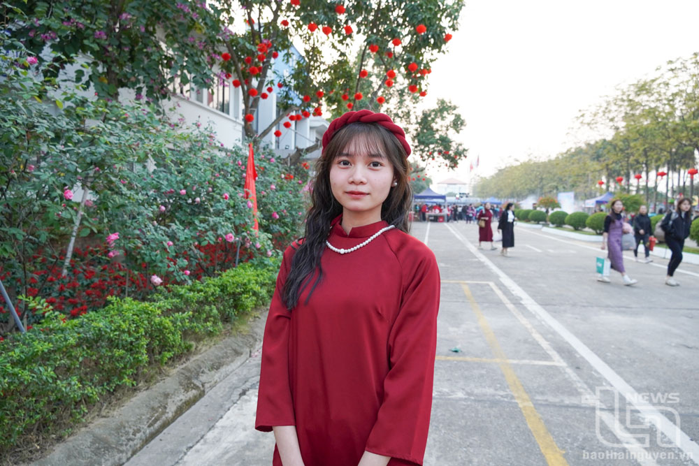 Chị Lý Thu Hà, công nhân Chi nhánh may Sông Công 3, Công ty CP Đầu tư và Thương mại TNG.