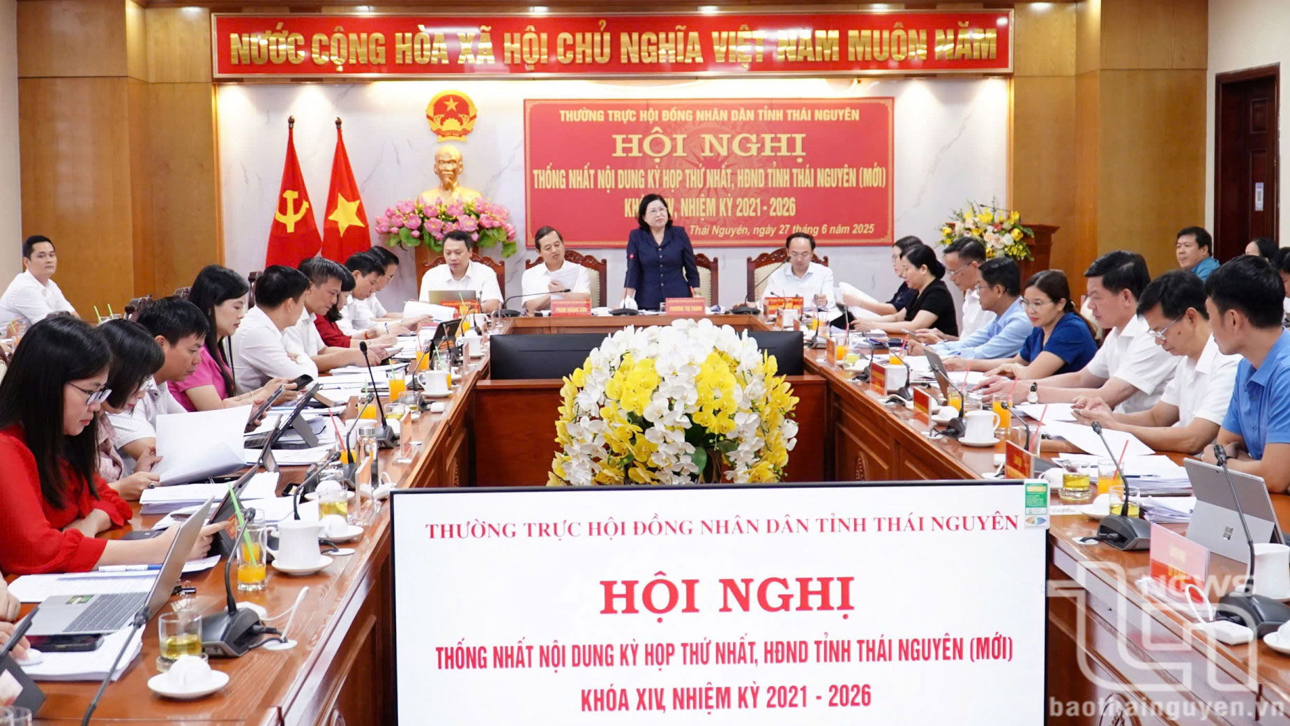 Các đồng chí lãnh đạo 2 tỉnh Thái Nguyên, Bắc Kạn chủ trì Hội nghị.