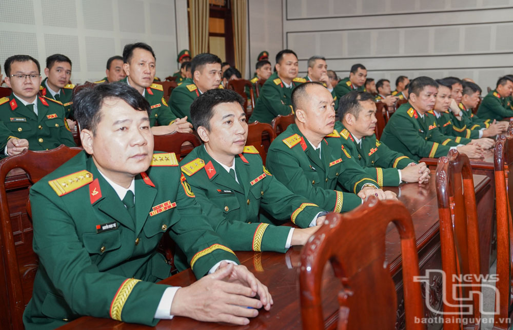 Các đại biểu tham dự.