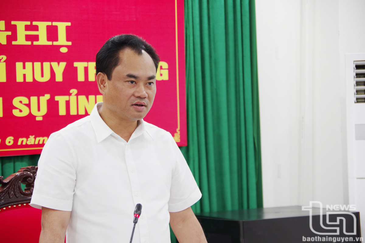Đồng chí Trịnh Việt Hùng, Ủy viên dự khuyết Trung ương Đảng, Bí thư Tỉnh ủy Thái Nguyên, Bí thư Đảng ủy Quân sự tỉnh, phát biểu tại Hội nghị.