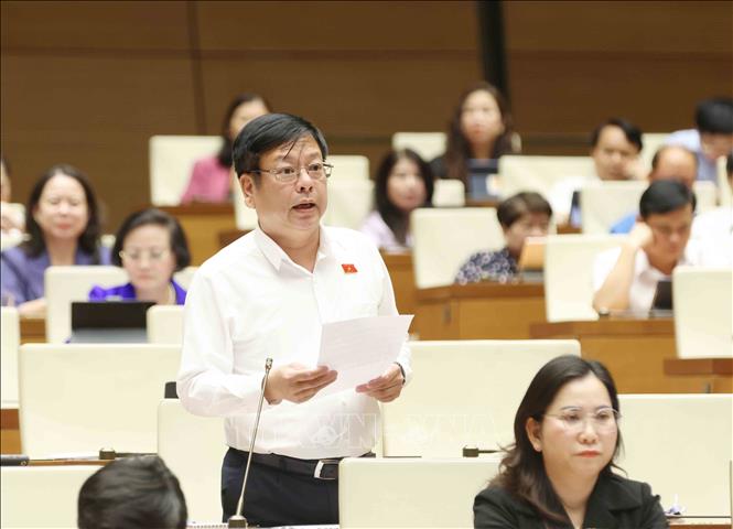 Nhiều ý kiến quan tâm về chi cho giáo dục đại học, tư vấn tâm lý học đường