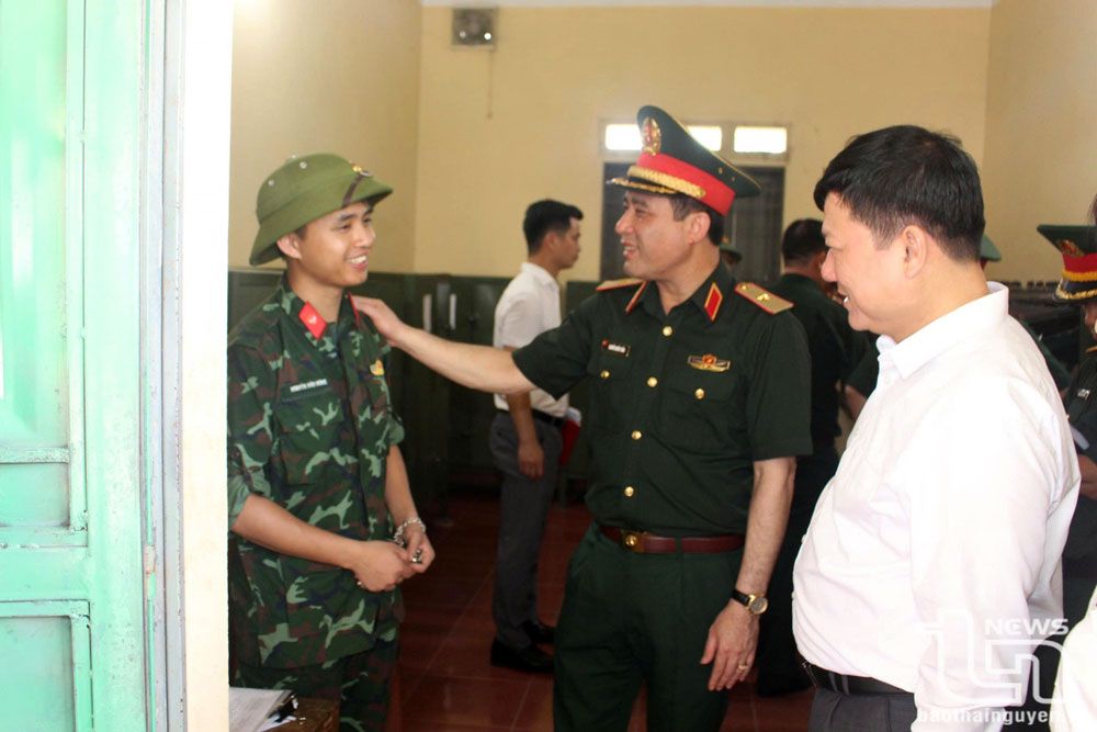Kiểm tra hoạt động giáo dục quốc phòng cho sinh viên