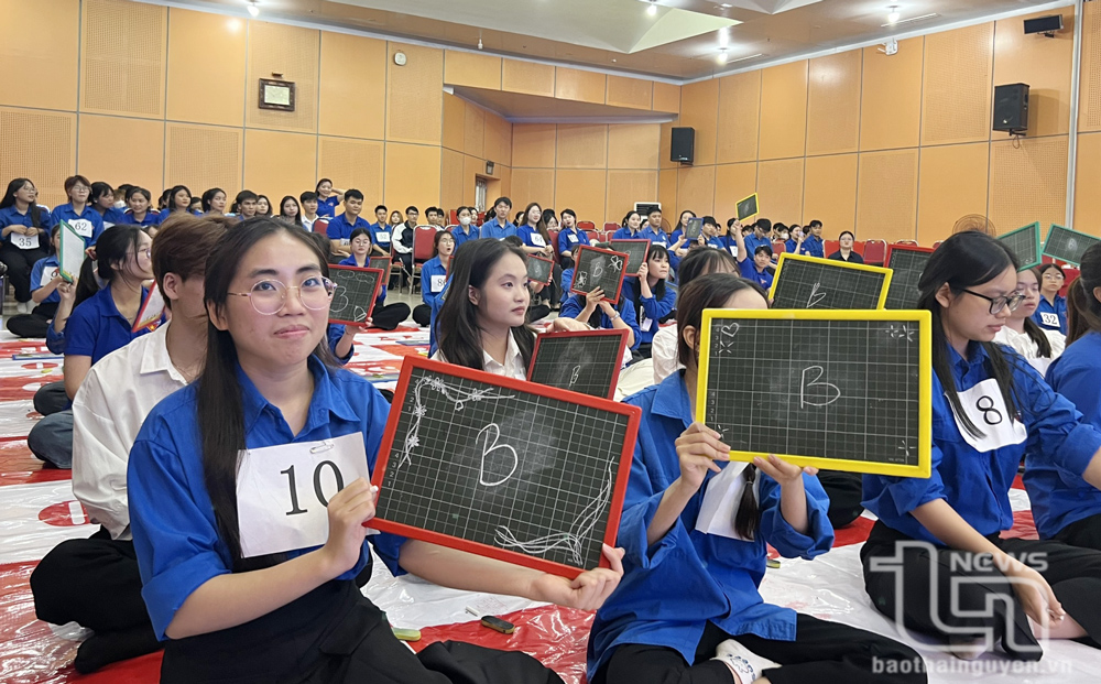 Tổ chức cuộc thi 'Rung chuông vàng' trong sinh viên