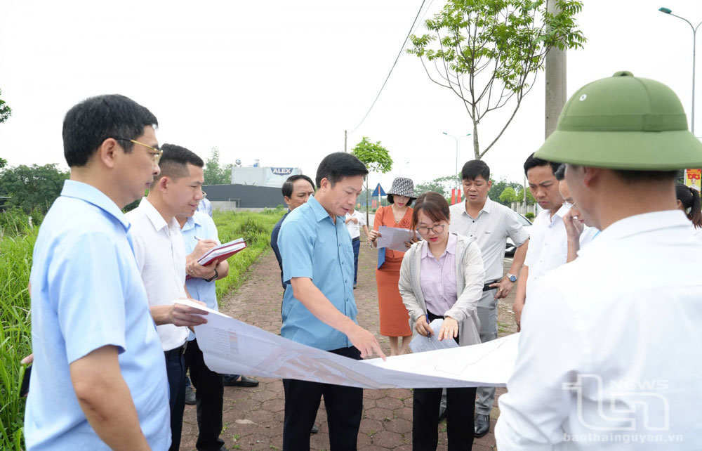 Lãnh đạo thành phố Sông Công kiểm tra tiến độ thực hiện Dự án Khu đô thị số 1, đường Lê Hồng Phong.