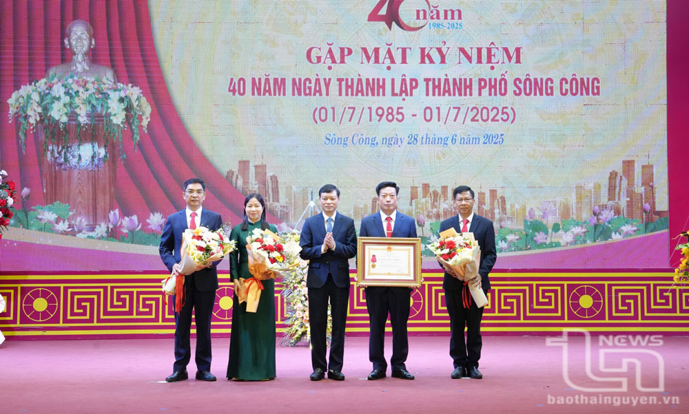 Gặp mặt, kỷ niệm 40 năm Ngày thành lập thành phố Sông Công