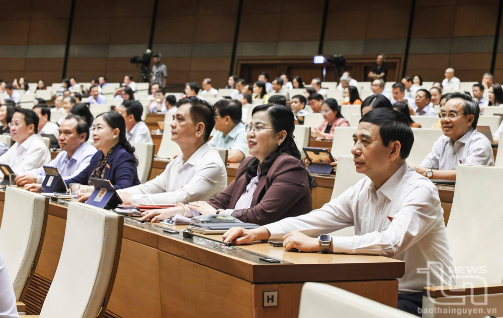 Quốc hội thông qua Nghị quyết sửa đổi, bổ sung một số điều của Hiến pháp