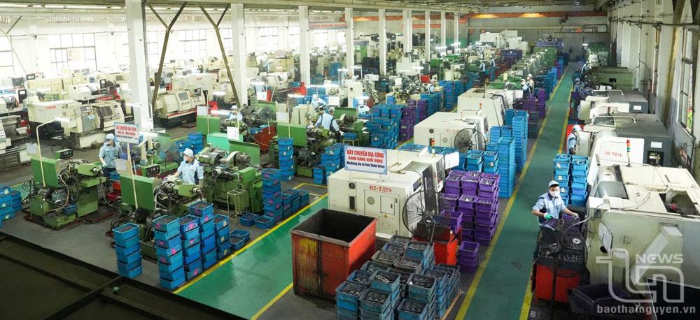 Hiện nay, TP. Sông Công đang thu hút khoảng 700 doanh nghiệp sản xuất, kinh doanh, với hàng vạn lao động.