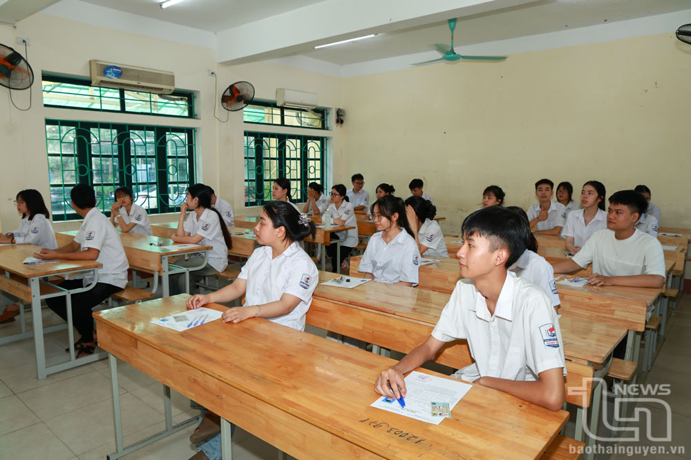 Thí sinh trước giờ làm bài thi tại Kỳ thi tốt nghiệp THPT năm 2025.