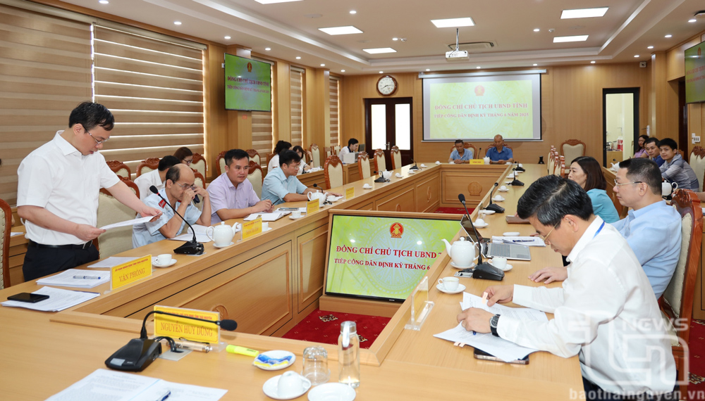 Quang cảnh buổi tiếp công dân.