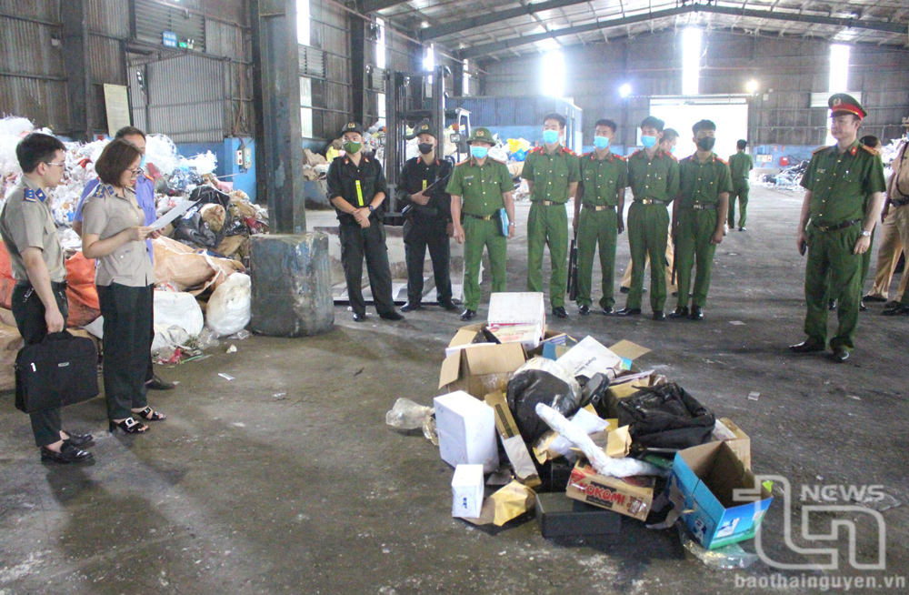 Tiêu hủy 25 bánh Heroin và nhiều vật chứng trong các vụ án ma túy