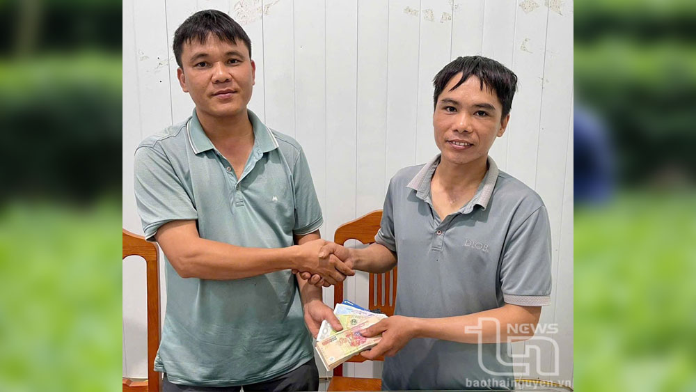 Trả lại hơn 20 triệu đồng cho người đánh rơi