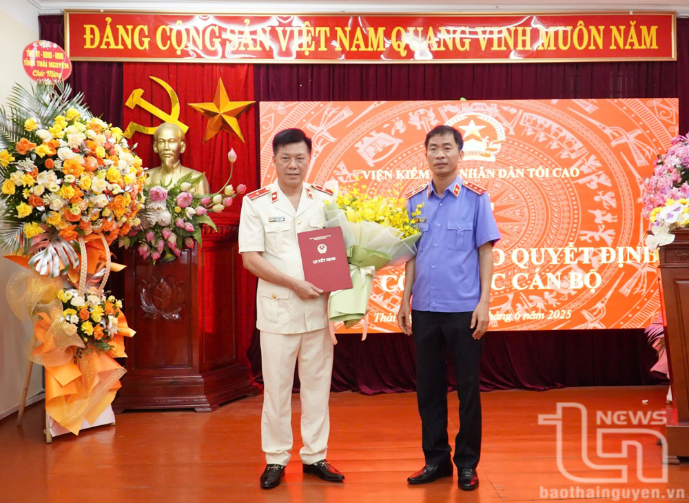 Đồng chí Lý Văn Huấn, Viện trưởng Viện Kiểm sát nhân dân tỉnh Thái Nguyên, được bổ nhiệm giữ chức Viện trưởng Viện Kiểm sát nhân dân tỉnh Thái Nguyên (sau sáp nhập), từ ngày 1-7.