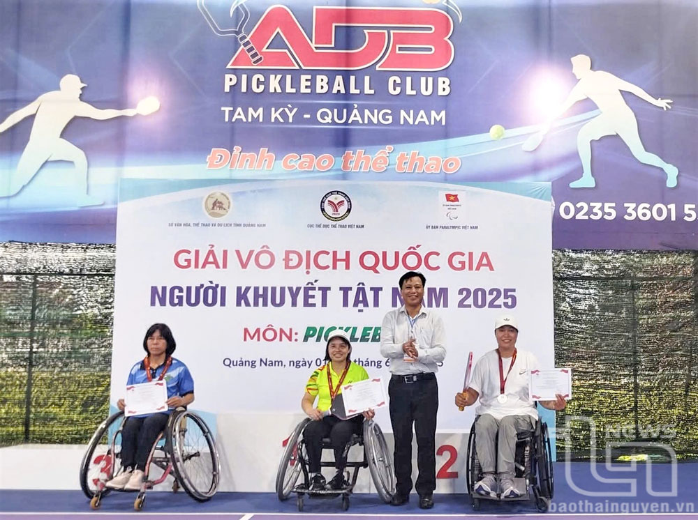 Vận động viên Dương Thị Hòa Huệ giành 1 Huy chương Vàng nội dung Wh2 xe lăn.