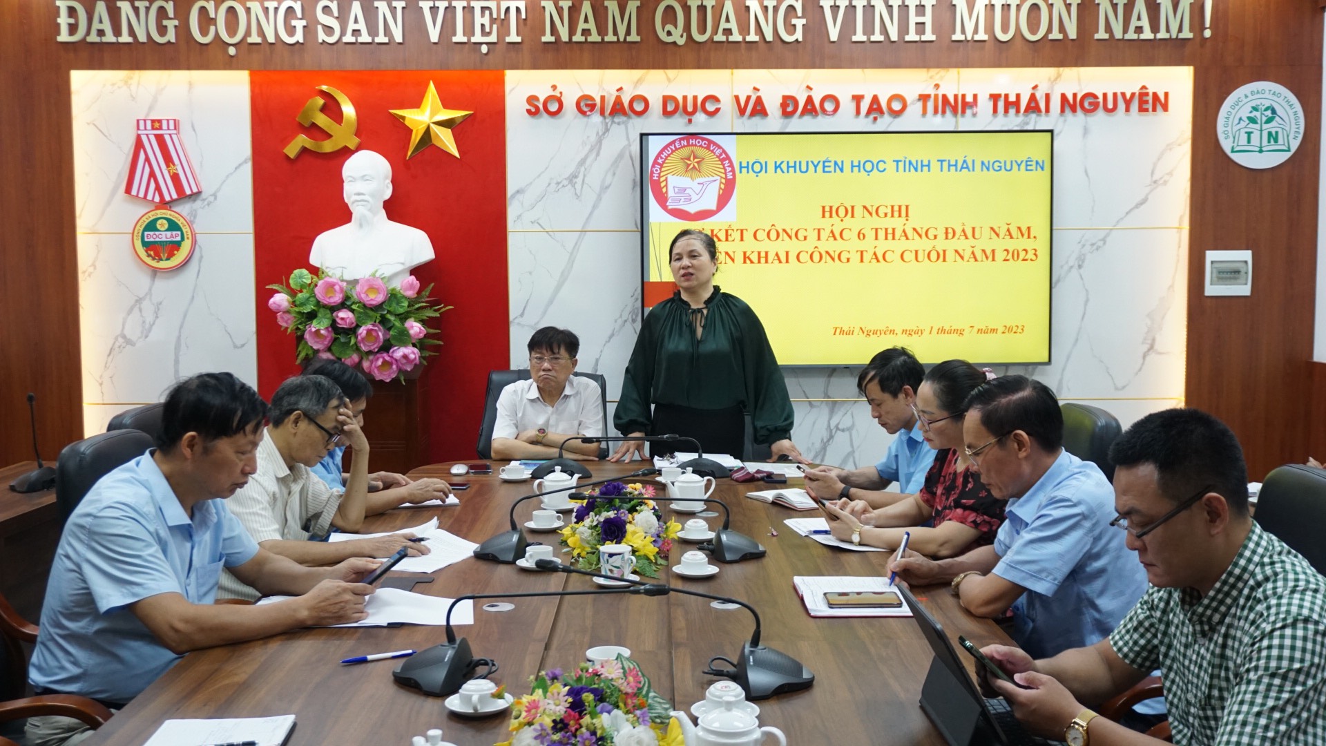 Đẩy mạnh phong trào học tập suốt đời 