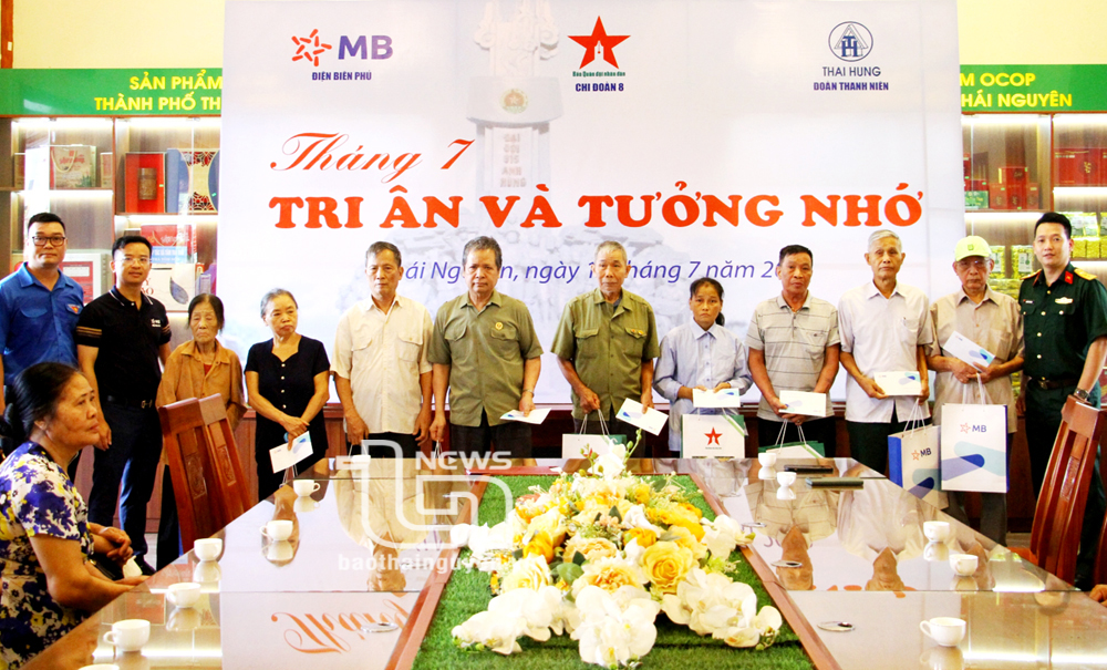 Tặng quà thương binh, bệnh binh, gia đình chính sách