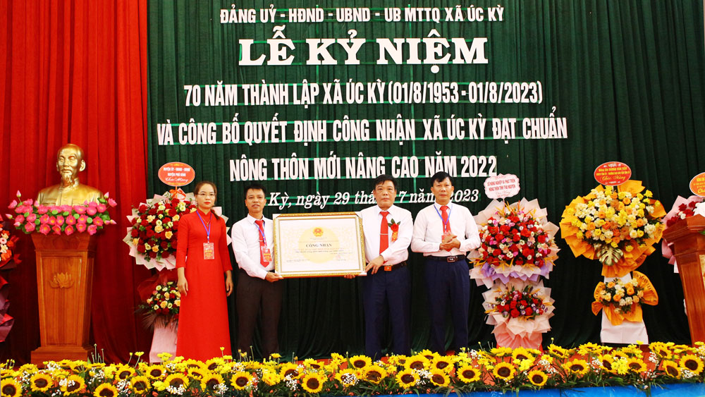 Úc Kỳ đón Bằng công nhận xã nông thôn mới nâng cao