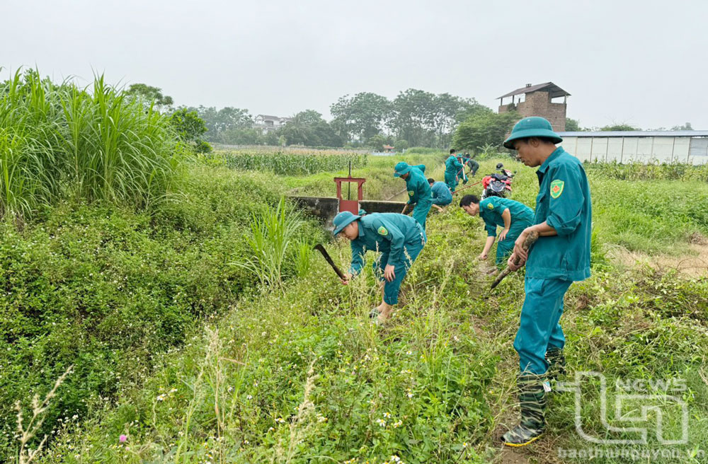 Chiến sĩ "sao vuông” tích cực làm dân vận
