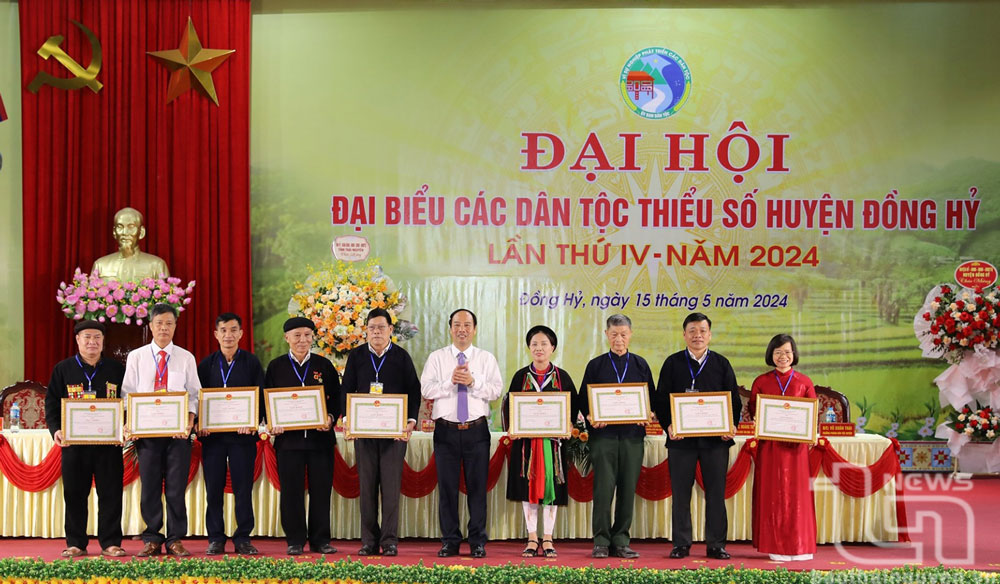 Hoàn thành đại hội đại biểu các dân tộc thiểu số cấp huyện