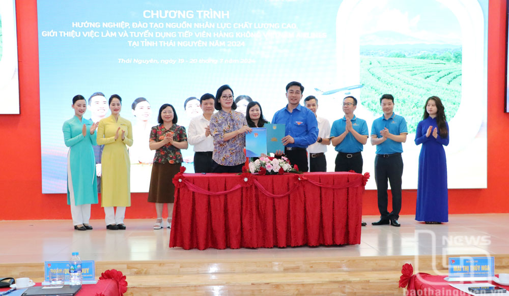 Tỉnh đoàn Thái Nguyên và Vietnam Airlines: Phối hợp đào tạo nguồn nhân lực chất lượng cao