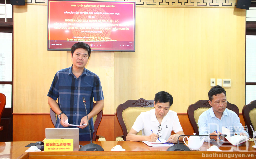 Đại diện Ban Tuyên giáo Tỉnh ủy thông tin tóm tắt về Đề tài.