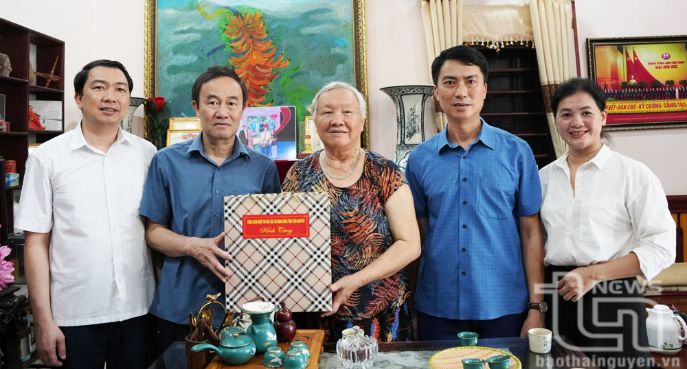 Công đoàn Khối thi đua các cơ quan đảng tỉnh: Nhiều hoạt động tri ân dịp 27-7