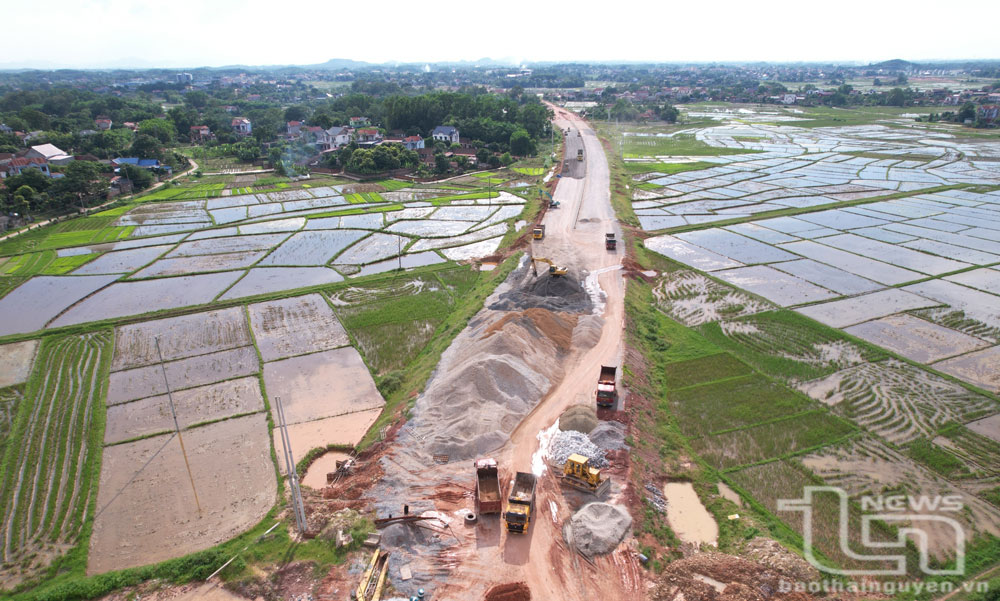 Thi công đường Vành đai V, đoạn qua khu vực tỉnh Thái Nguyên (từ huyện Phú Bình nối với tỉnh Bắc Giang).