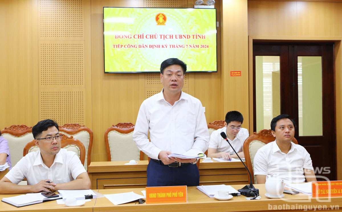 Lãnh đạo UBND TP. Phổ Yên phát biểu tại buổi tiếp công dân.