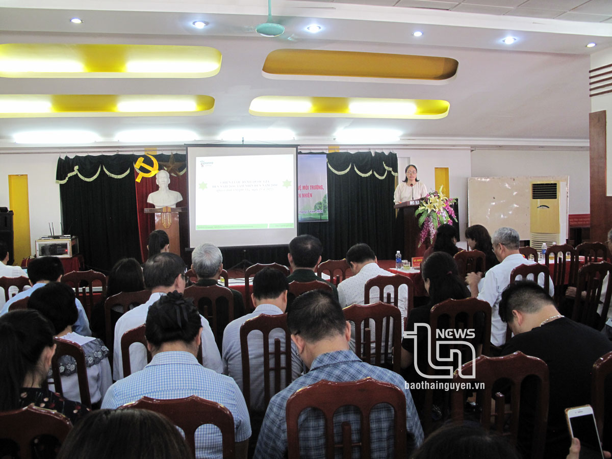 Trang bị kiến thức về bảo vệ môi trường cho cán bộ cơ sở