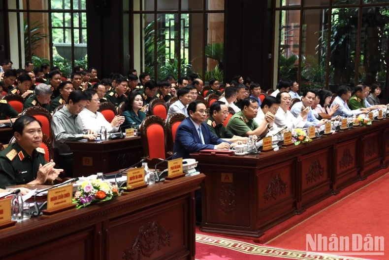 Thủ tướng Phạm Minh Chính dự Hội nghị Quân chính toàn quân 6 tháng đầu năm 2024