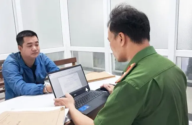 Trần Thanh Hải tại cơ quan Công an. Ảnh: INTERNET.