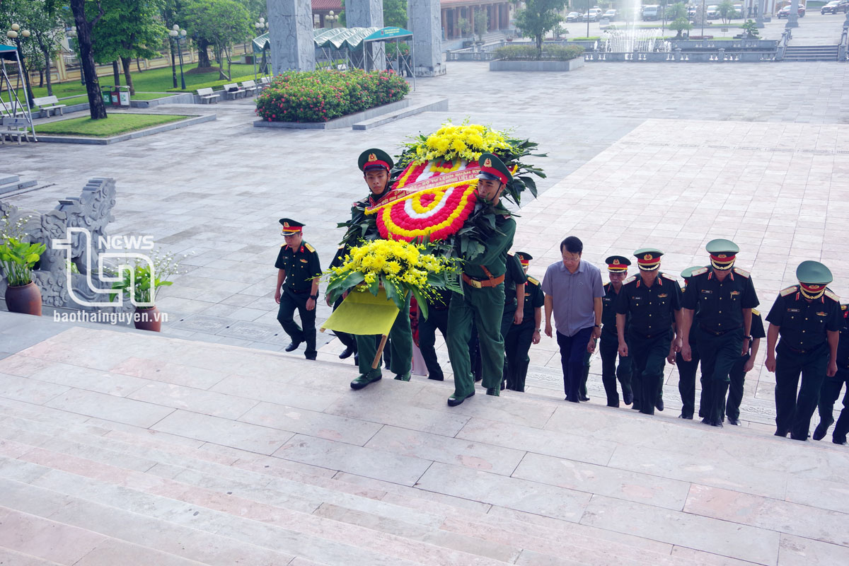 Bộ Tư lệnh Quân khu 1: Dâng hương tưởng niệm các liệt sĩ Thanh niên xung phong Đại đội 915