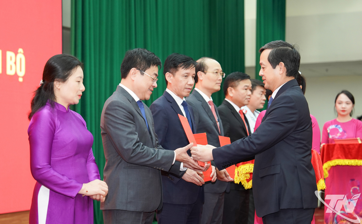 Thái Nguyên: Bổ nhiệm lãnh đạo các sở, ngành, đơn vị thuộc UBND tỉnh