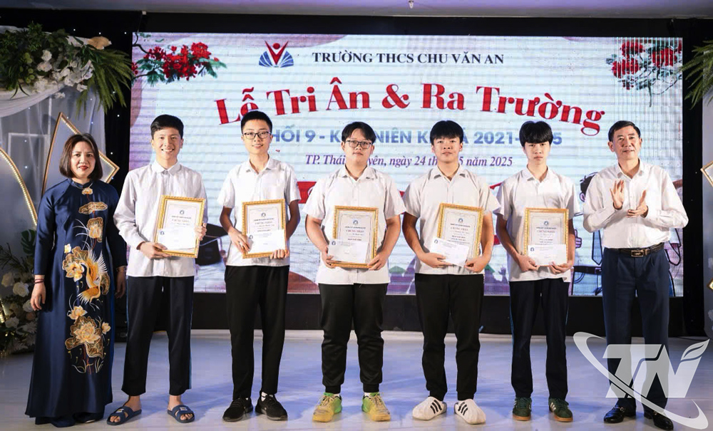 Vũ Lâm Hùng nhận giải Nhất Kỳ thi Olympic THCS lần 1 năm 2025 (do Trường THPT Chuyên Thái Nguyên tổ chức).